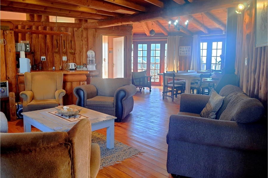 3 Bedroom Property for Sale in Boggomsbaai Western Cape